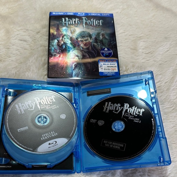 Harry Potter and the Deathly Hallows Blu-ray Disc - Picture 4 of 5